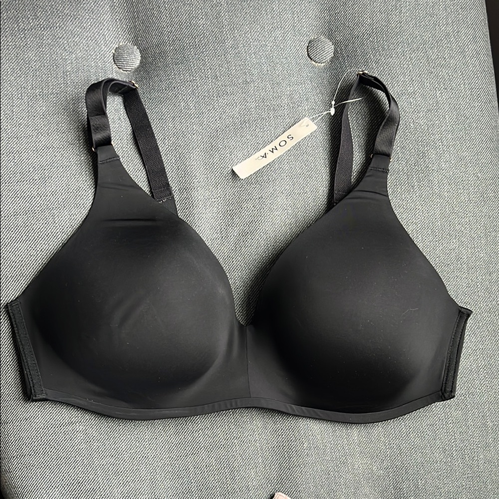 Soma Black Vanishing 360 Wireless Bra